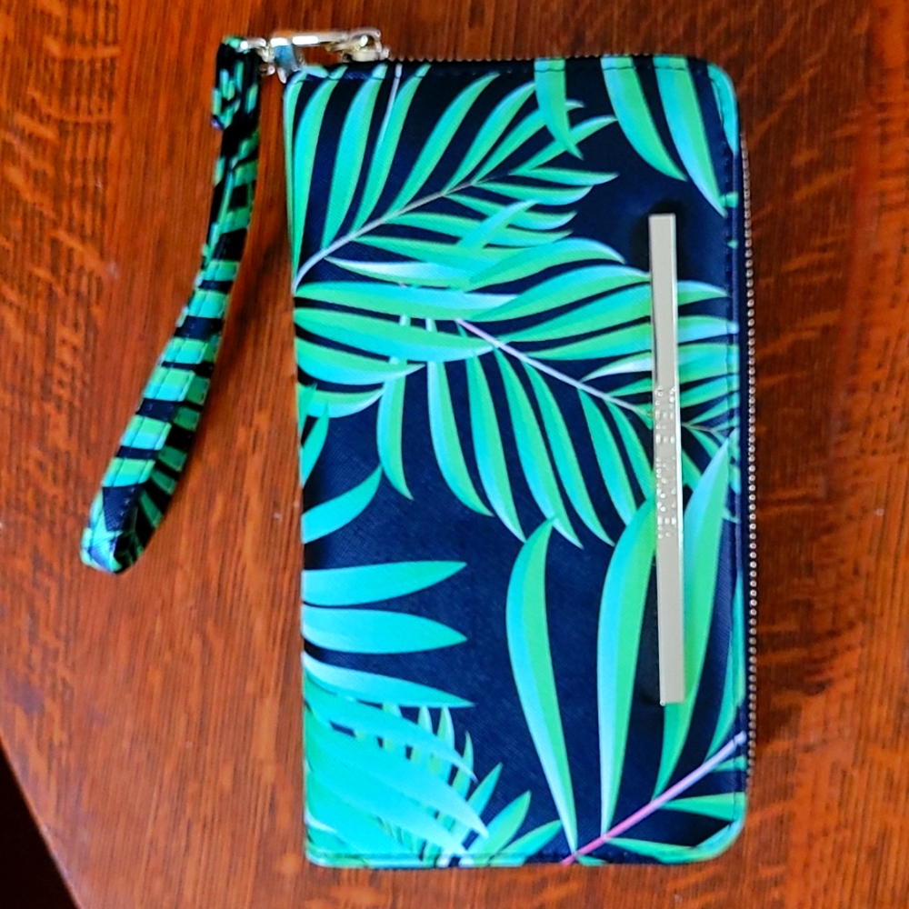 Steve Madden wristlet/wallet/clutch